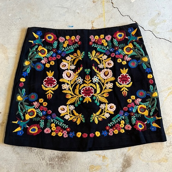 Umgee embroidered skirt - Picture 1 of 3